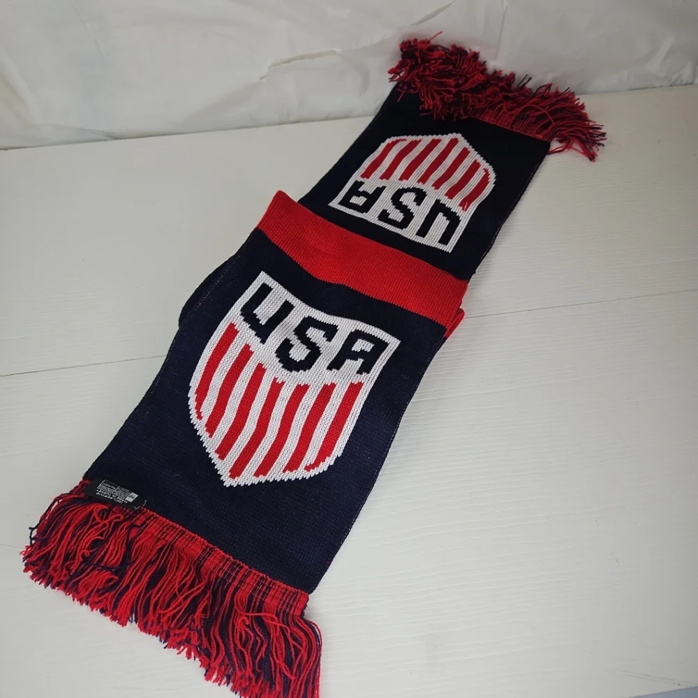 USA Ruffneck Raise Your Game Knitting Scarf reversible FRINGED scarf Red Blue